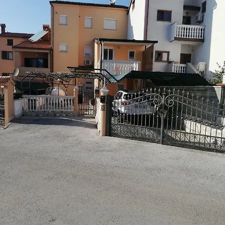 Apartment Zdravko Štinjan Exteriör bild